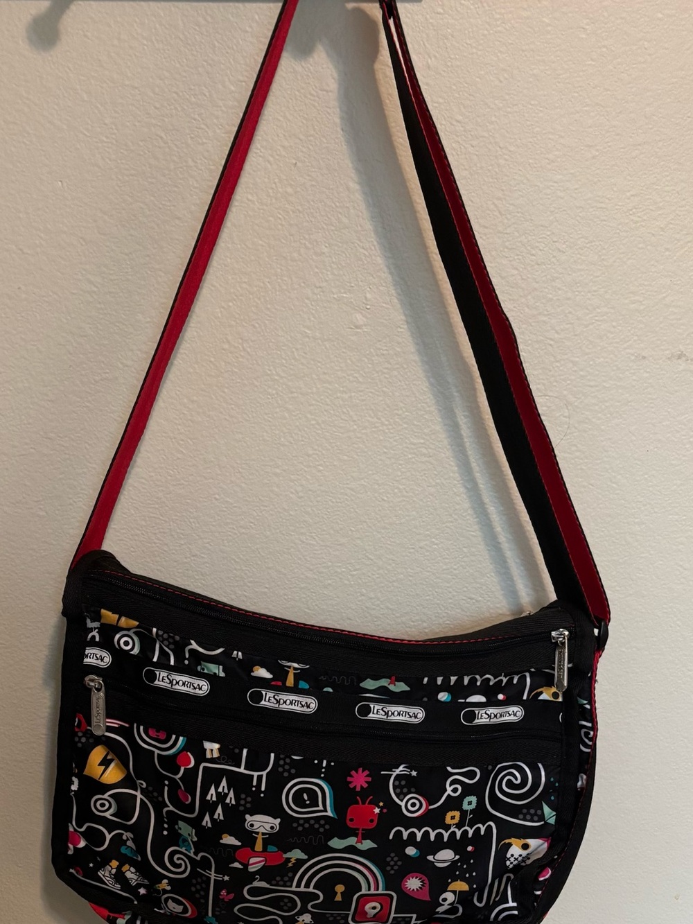 LeSportsac Deluxe Everyday Bag: Black with fun alien print. - Picture 2 of 4